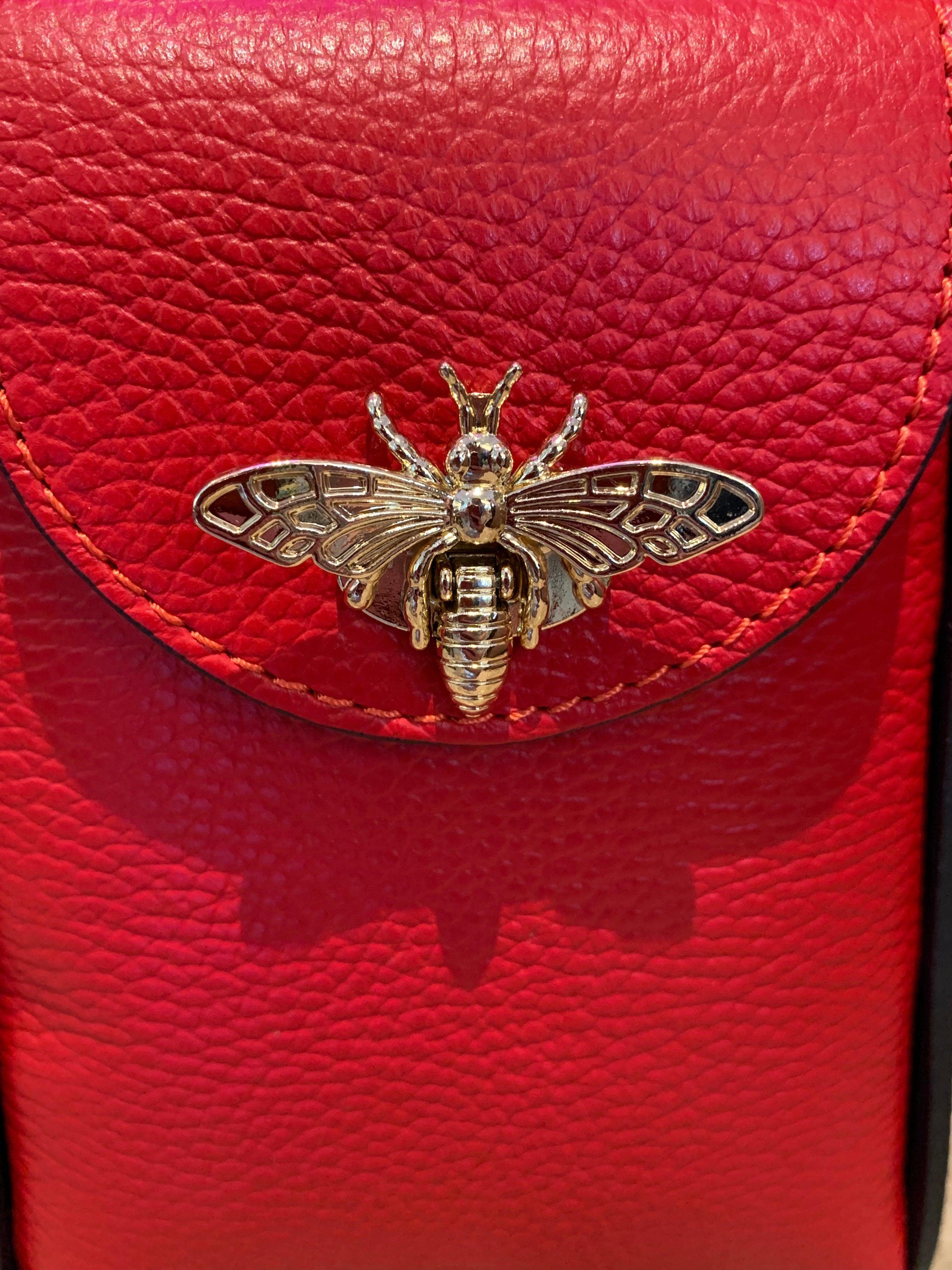 Gucci Bee Embellished Shoulder Bag in Red | Lyst