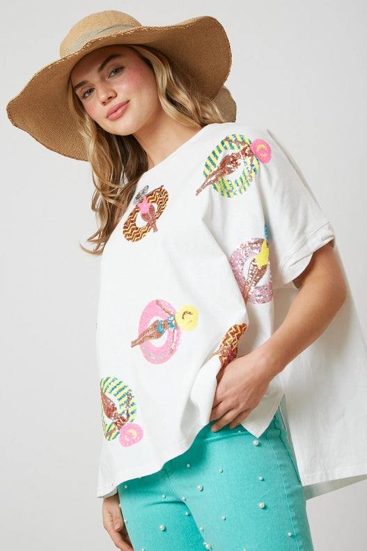 sparkling sequin pool tube embroidery, short sleeves, and a round neck, this oversized cotton tee